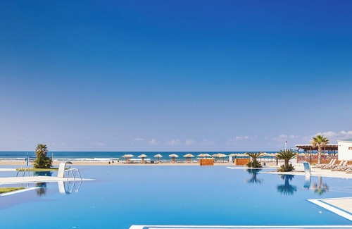 Ulcinj Hotel | Stay Close to Ulcinj Riviera! FOUR Comfortable 2BR Suites, Beachfront, Pools!