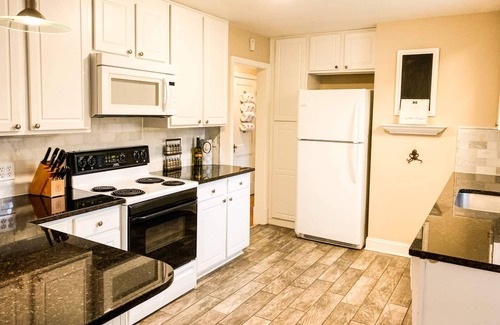Annapolis House | Stay close to USNA Stadium with screened-in porch and parking