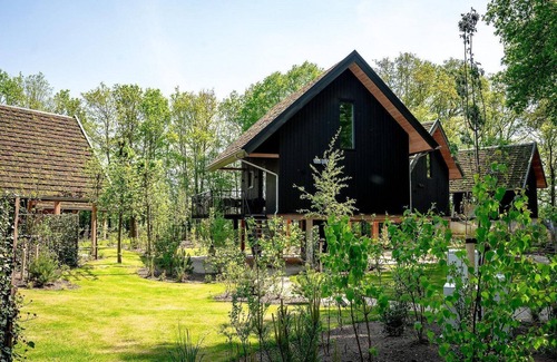 Municipality of Ede House | Stay different – pole home with 2 en-suites, perfect for 4 nature lovers.