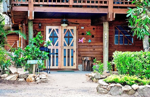 Antoneys Cay Apartment | Stay & Dive or Snorkel! Rustic, beach side apartment, steps from the waters edge