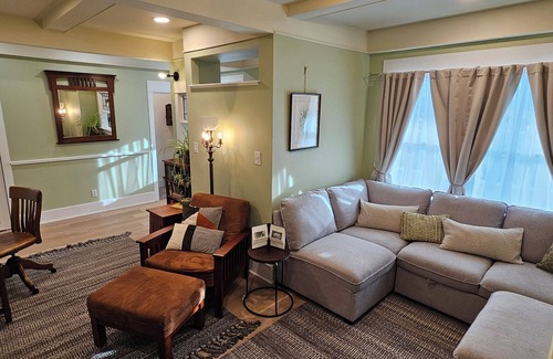 Okanagan-Similkameen House | Stay Downtown in one of Princeton's historical homes, The Burr House