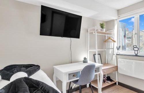 Shacklewell Apartment | Stay & Explore: Convenient Studio - Prime Location