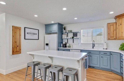 Orem House | Stay & Gather in Luxury! So close to Everything!
