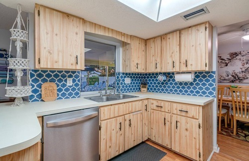 Port Charlotte - Charlotte Harbor House | Stay Golden: Heated Pool/Spa/Yard Games/Pets/BBQ/WD, Stay Golden: Heated Pool/Spa/Lawn Games/Pets