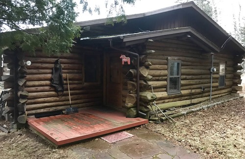 Two Harbors Cabin | Stay in a classic American log cabin on Lake Superior’s North Shore