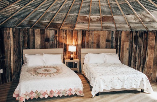 Tebbetts Cabin | Stay in a Grain Bin! Unique Farmhouse Retreat with Modern Comforts. Unit 1
