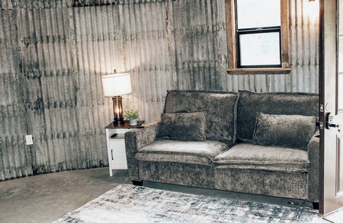 Tebbetts Cabin | Stay in a Grain Bin! Unique Farmhouse Retreat with Modern Comforts. Unit 1