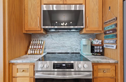 Waco House | Stay in Luxury! Near Baylor University and Silos! Brand New Home!