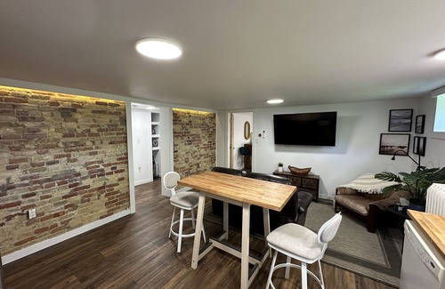 Sarnia Apartment | Stay In Sarnia [NEW] 2BR Souterrain Apt - Downtown