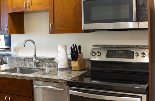Princeville Hotel | Stay in Style in Princeville! 4 Relaxing Units, Swimming Pool, Full Kitchen!