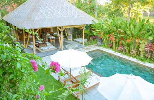 Jimbaran Bay Hotel | Stay in the heart of Jimbaran