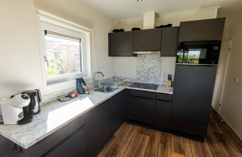 Nieuwvliet House | Stay in the modern and spacious Zonnweelde Lodge and be on the beach in no time