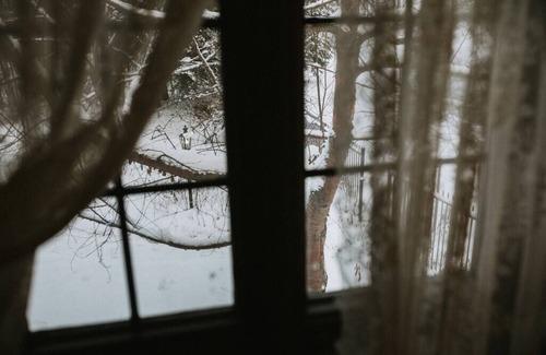Fairbanks House | Stay in this amazing tudor mansion, set on a hill over looking Fairbanks