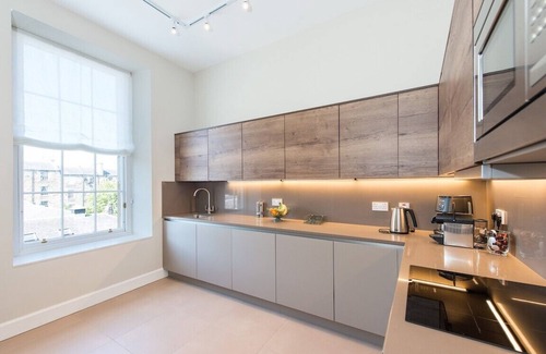 New Town Apartment | Stay in this tranquil and gorgeous City Centre home, for a unique Edinburgh experience