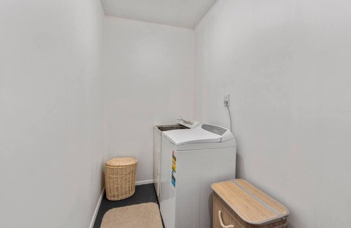 Taupo Apartment | Stay in town with Wi-Fi