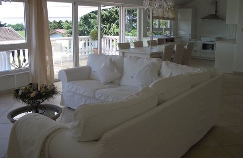 Stetten Apartment | Stay in well-kept, Mediterranean ambience