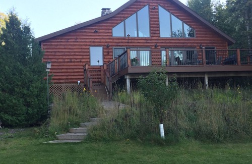 Mohawk House | Stay in Wonderful Cabin on Lac La Belle, Ski Mt. Bohemia, Snowmobile