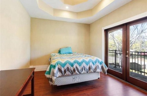 Kenner - Louis Armstrong International Airport Villa | Stay In Your Own Italian-Styled Villa! 1, 2, or 3 Villa Suites Available.