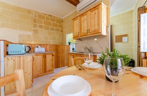 Victoria House | Stay inside the walls of Gozo Cittadella fortress