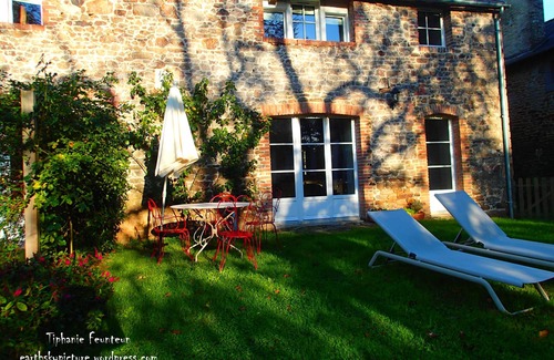 Pleudihen-sur-Rance Cottage | Stay late summer. Charming, cozy eco-gîte. Edge of Rance.