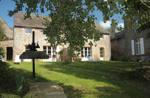 Pleudihen-sur-Rance Cottage | Stay late summer. Charming, cozy eco-gîte. Edge of Rance.