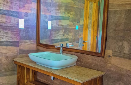 Nochchiyagama Hotel | Stay Near Wilpattu National Park Main Entrance –Wilpattu Chena Hut Village Hotel