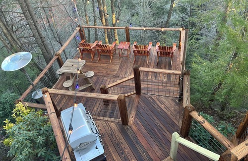 Tracy City House | Stay on a WATERFALL! 13 Acres, Huge Deck, Bluffs, and Views You’ll Never Forget!