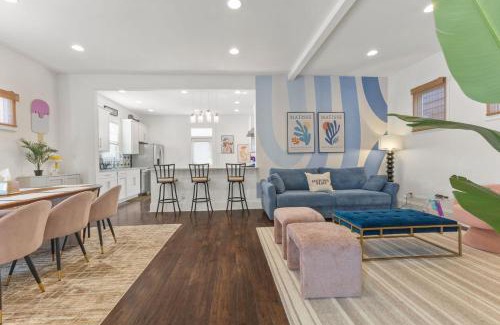 Fletcher Place House | Stay & Play Indy- Indoor Fun - 5 Min to Downtown- Sleeps 10
