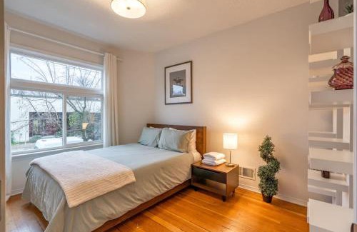 Hosford-Abernethy House | Stay Portland - Enchanting Old Portland Home - 92 WalkScore