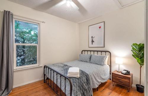 Hosford-Abernethy House | Stay Portland - Enchanting Old Portland Home - 92 WalkScore