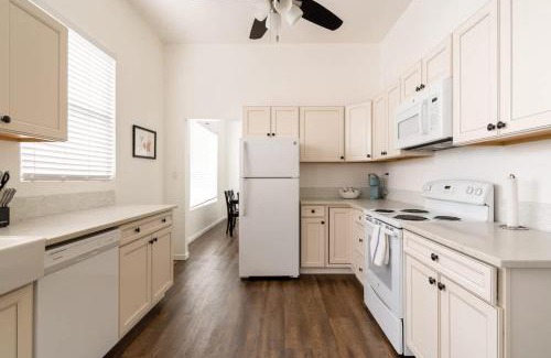 Hosford-Abernethy House | Stay Portland - Renovated 3BR Tilikum View in heart of SE Division