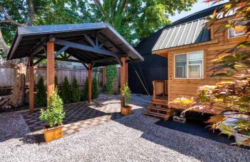 Hosford-Abernethy House | Stay Portland - Tiny Aztec - Walk to Local Shops & Restaurants