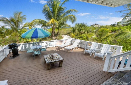 Spanish Wells Cottage | Stay Right On The Beautiful White Sand Beach - Free Golf Cart and Kayaks