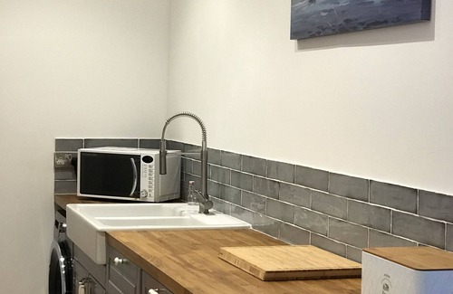 Teignmouth Apartment | Stay Salty | Perfect Central Location | 1000 SqFt!