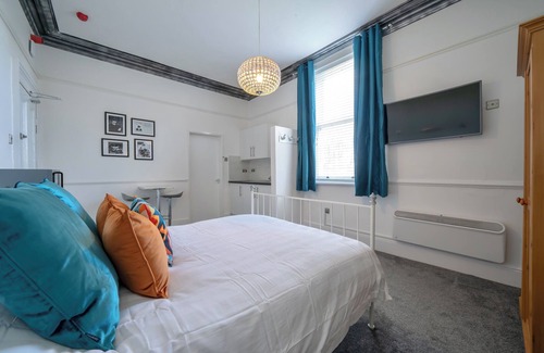 West Derby Apartment | Stay where it all began for The Beatles!
