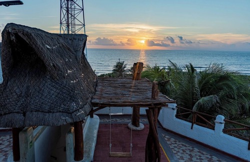 La Gloria Apartment | Stay with Sea Views in Isla Mujeres!