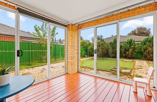 Point Cook Apartment | StayAU Modern Sanctuary Mins from the Ct & Airport
