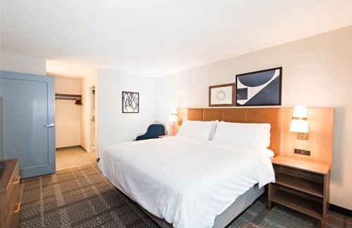 Thornton Hotel | Staybridge Suites - Denver North - Thornton by IHG