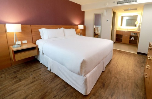 Zona Expo Hotel | Staybridge Suites Guadalajara Expo by IHG