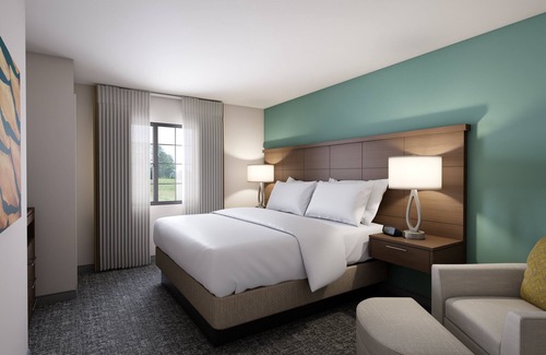 Lake Forest Hotel | Staybridge Suites Lake Forest by IHG