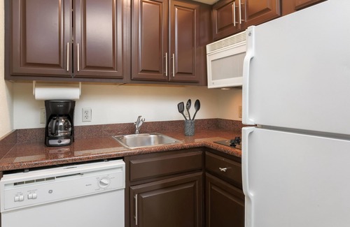 Mount Laurel Hotel | Staybridge Suites Philadelphia-Mt. Laurel by IHG