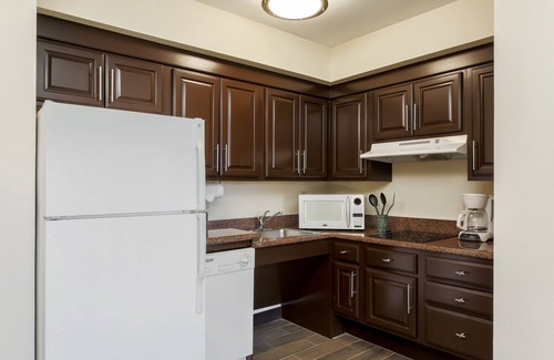 Mount Laurel Hotel | Staybridge Suites Philadelphia-Mt. Laurel by IHG
