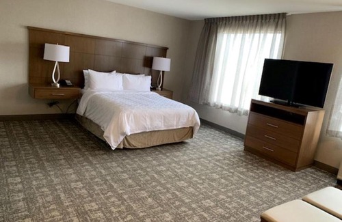 Red Deer Hotel | Staybridge Suites - Red Deer North by IHG