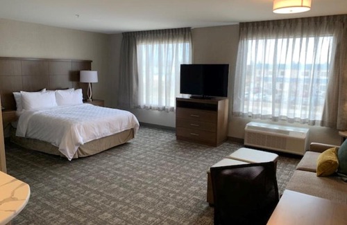 Red Deer Hotel | Staybridge Suites - Red Deer North by IHG