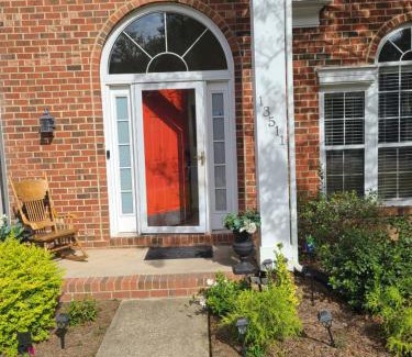 Charlotte House | Staycation Serenity