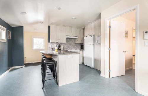 East End Apartment | #StayinMyDistrict East End Spud Nest