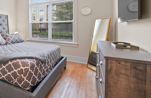 Huntersville Condo | StaysByWalker 1BR - KingBed! Gym/Pool/HotTub/Sauna