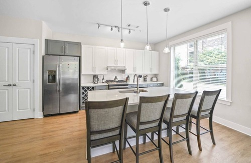 Charlotte Condo | StaysByWalker 3BR Waverly - WiFi/King Beds/Gym ADA