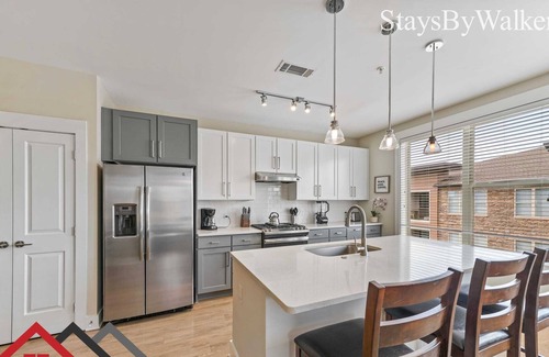 Charlotte Condo | StaysByWalker 3BR Waverly - 1G Wi-Fi/Desks/Gym