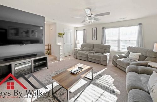 Fort Mill House | StaysByWalker Modern 3BR! Office/King Bed/1G Wi-Fi